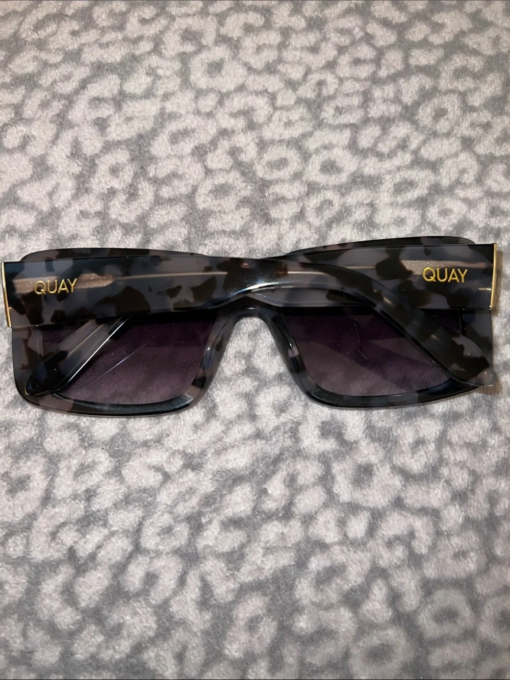 Quay Australia Women’s Milky Tortoise Smoke Total Vibe Sunglasses